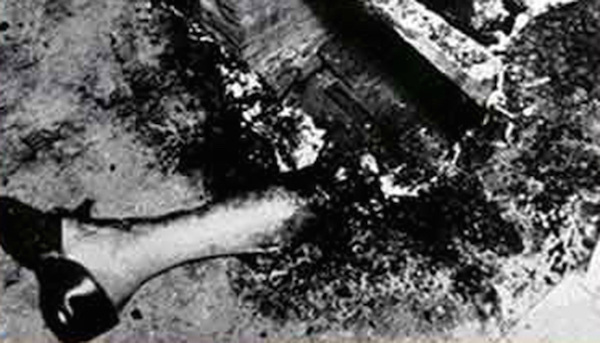 Murder scene photos typically help investigators put together the pieces surrounding a death, but what St. Petersburg, Florida cops snapped in 1951 has baffled us for over half a century. The death scene of Mary Reeser was a grim and bizarre one – the woman's entire body had been engulfed by flame in her armchair, consuming everything but her left foot, which was intact. The intense heat had actually shrunken her skull, but bizarrely nothing else in the room was touched. The pictures baffle forensic investigators to this day.
